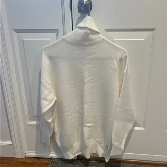 Women’s Calvin Klein White Turtleneck Sweater - Picture 1 of 4